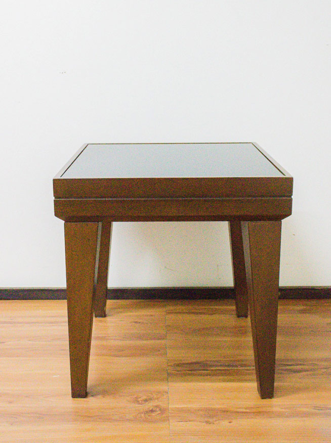 Mesa Lateral com Tampo Espelhado