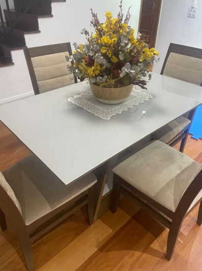 Mesa de jantar (4 Lugares)