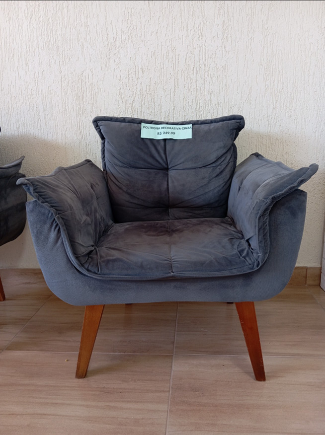 Poltrona Cinza em Suede (Un)