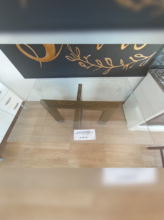 Mesa de Jantar com Tampo de Vidro
