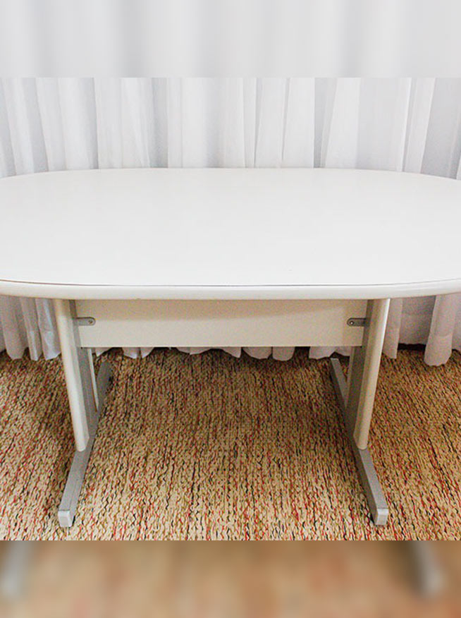 Mesa de Escritório Oval