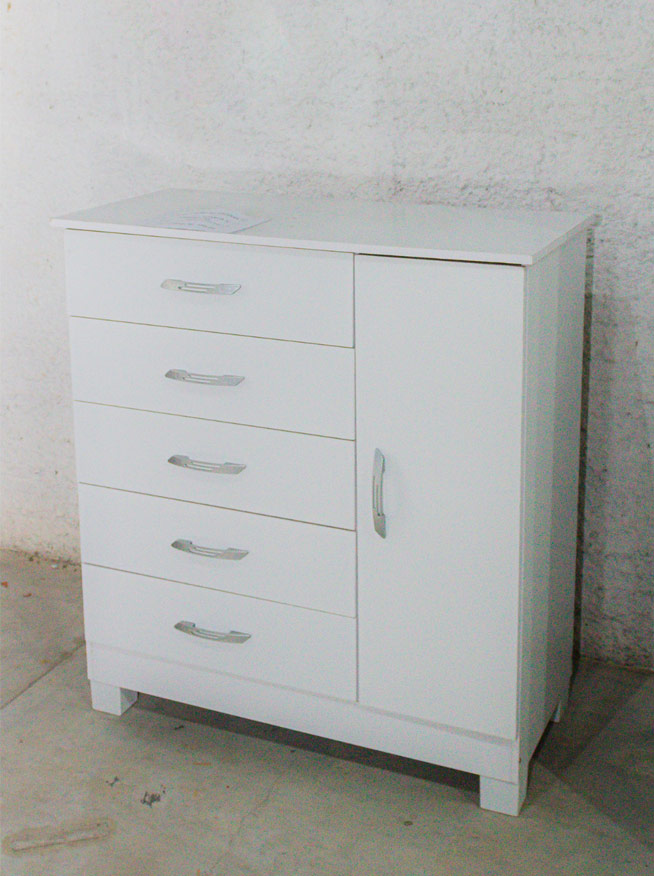 Cômoda Branca com Gavetas
