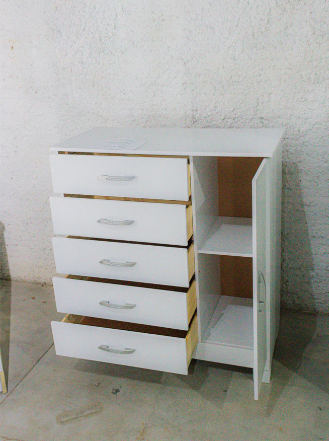 Cômoda Branca com Gavetas