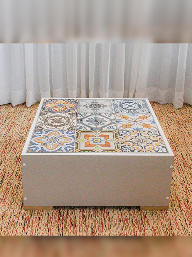 Mesa de Centro em Cerâmica e MDF