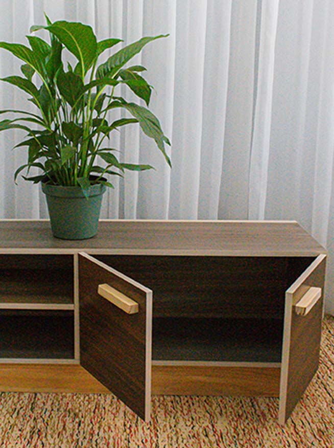 Rack Marrom com 2 Portas