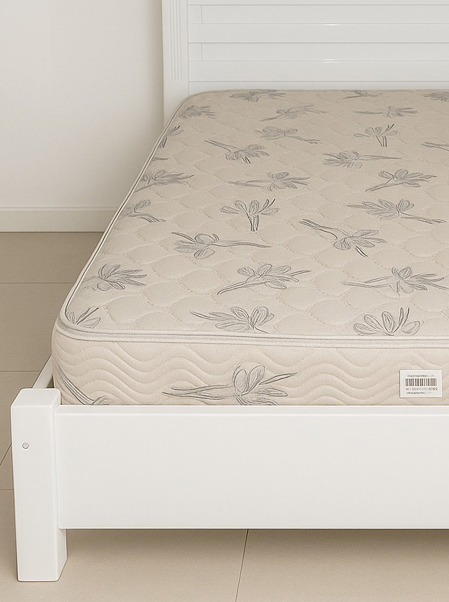 Cama de Casal com Colchão Branco