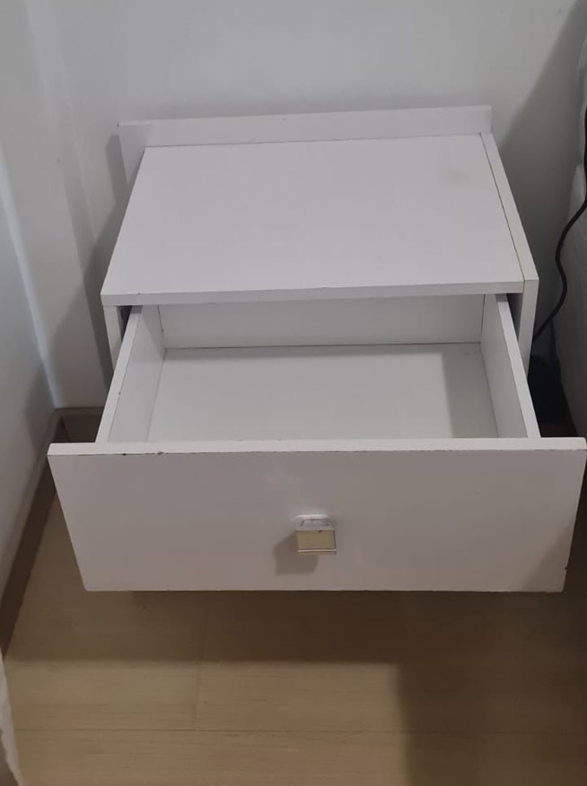 Mesa de Cabeceira Branca