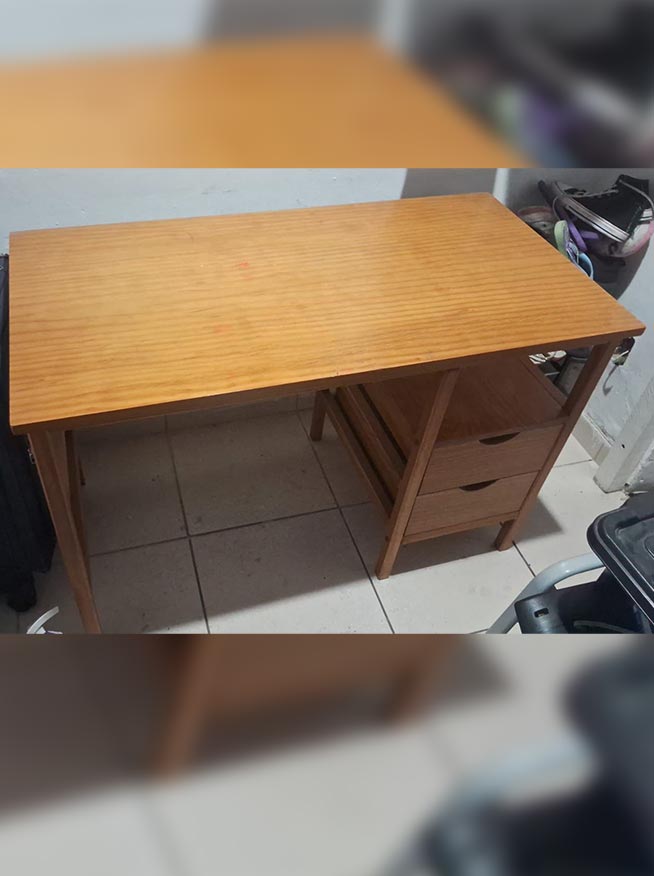 Escrivaninha de Madeira