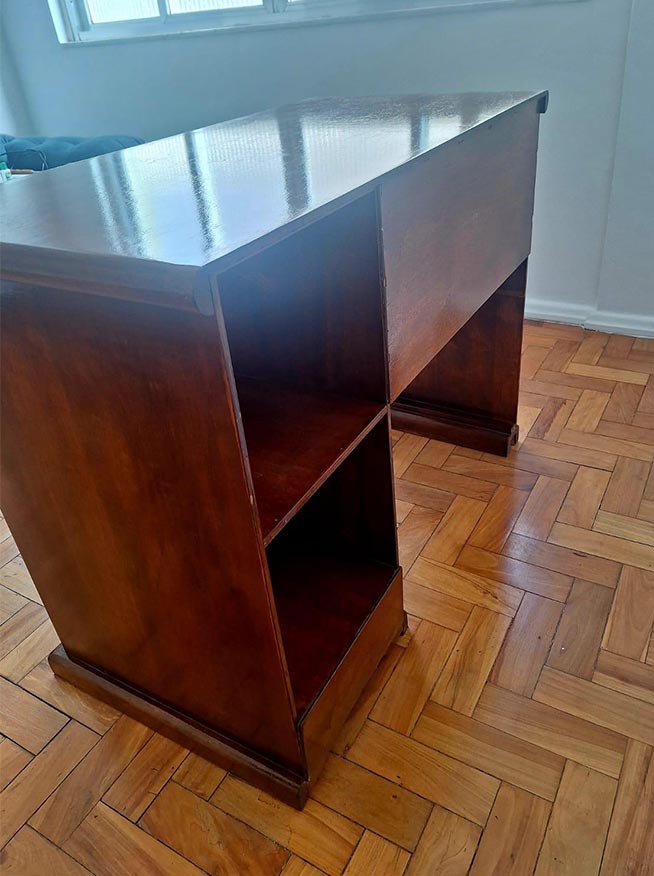 Escrivaninha de Madeira