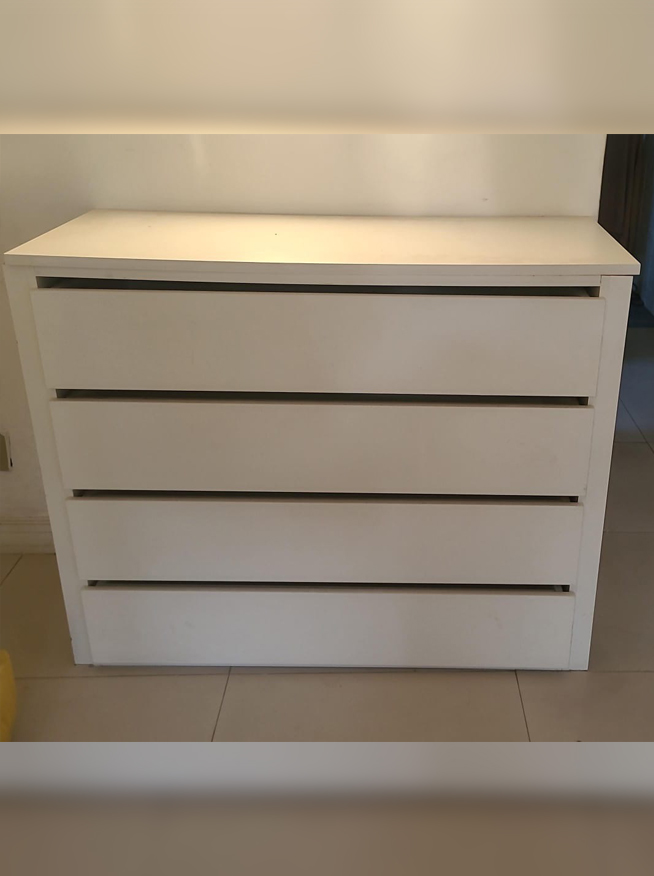 Cômoda Branca com 4 Gavetas