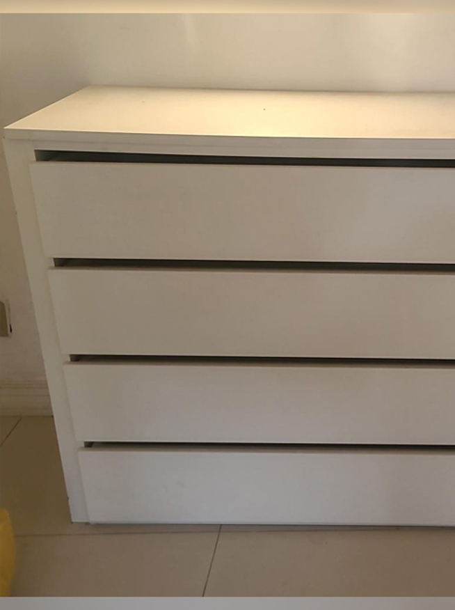 Cômoda Branca com 4 Gavetas